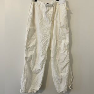 Aéropostale parachute cargo pants white